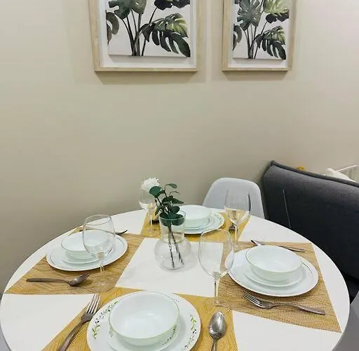 Uptown Bliss-modern 1br With Balcony In Bgc