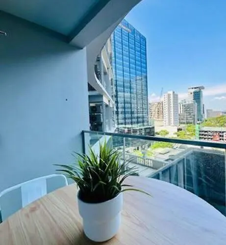 Uptown Bliss-modern 1br With Balcony In Bgc Apartamento Manila